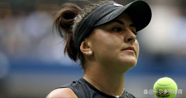 她以精确的 她以精确的